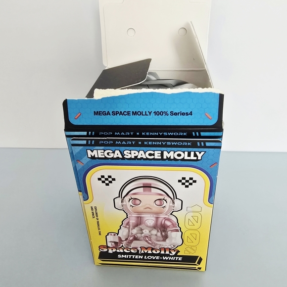 Authentic Mega Space Molly Series 4 - Picture 1 of 5